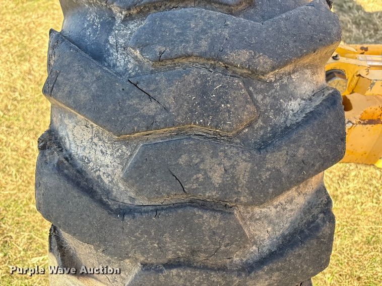 image for item FI0029 2002 New Holland RG80 motor grader