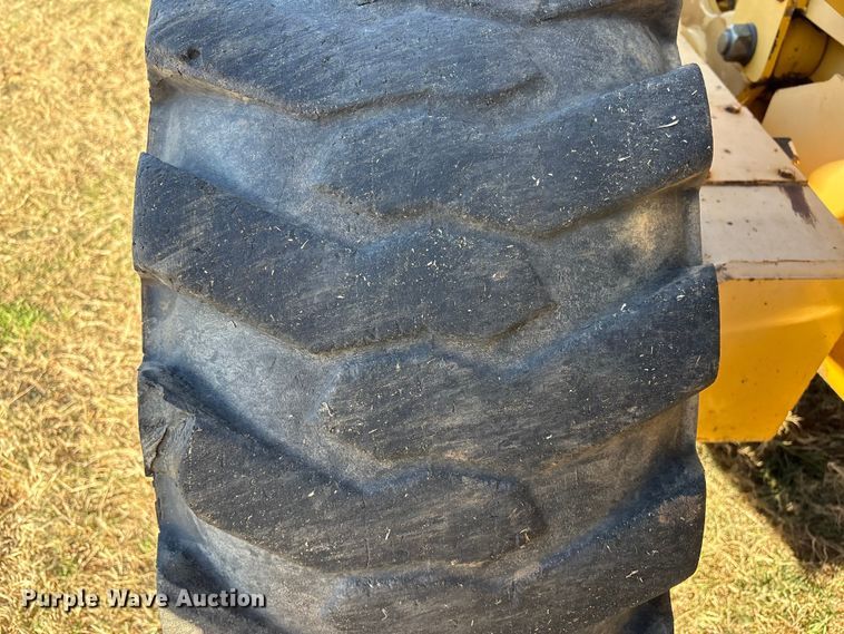 image for item FI0029 2002 New Holland RG80 motor grader