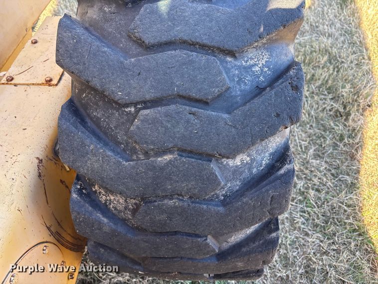 image for item FI0029 2002 New Holland RG80 motor grader