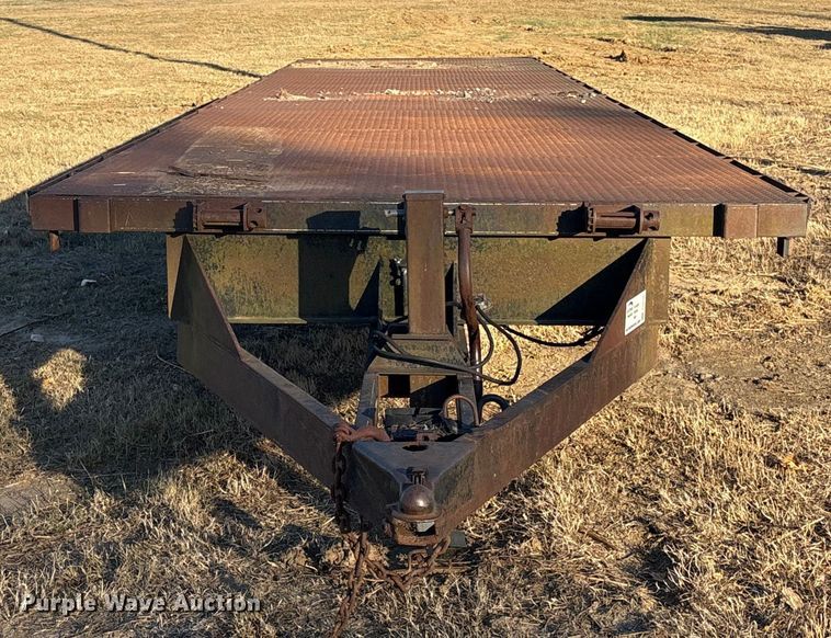 image for item FI0040 1993 Country Road Custom Trailers tilt deck equipment trailer
