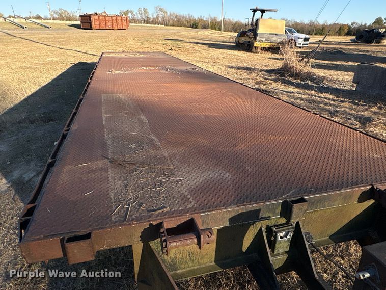 image for item FI0040 1993 Country Road Custom Trailers tilt deck equipment trailer