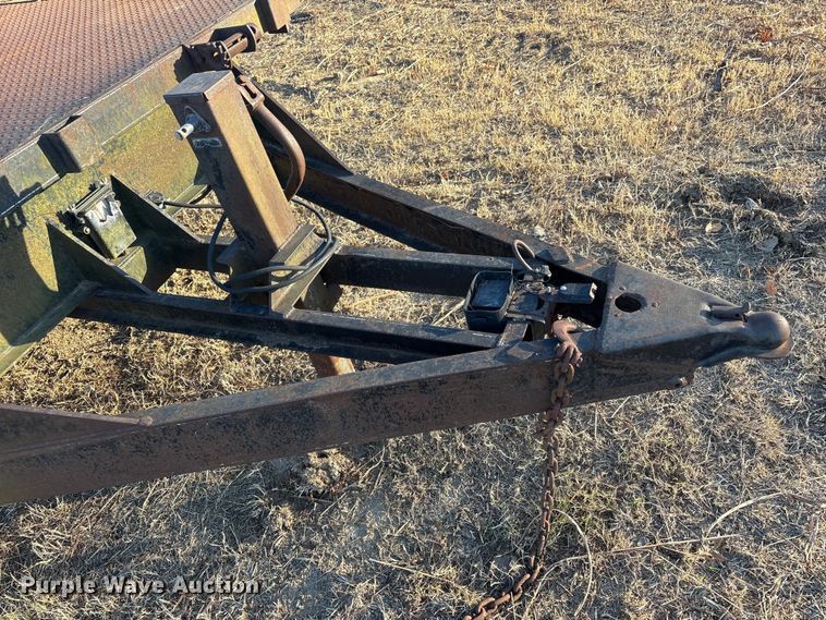 image for item FI0040 1993 Country Road Custom Trailers tilt deck equipment trailer