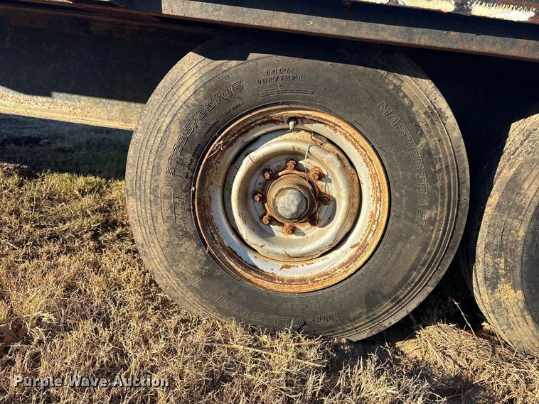 image for item FI0040 1993 Country Road Custom Trailers tilt deck equipment trailer