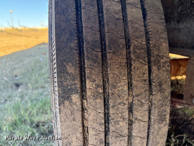 image for item FI0040 1993 Country Road Custom Trailers tilt deck equipment trailer