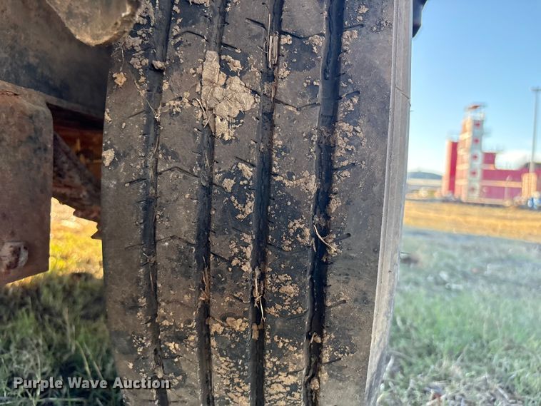 image for item FI0040 1993 Country Road Custom Trailers tilt deck equipment trailer