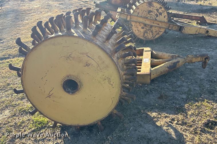 image for item FI0041 Sheepsfoot roller compactor