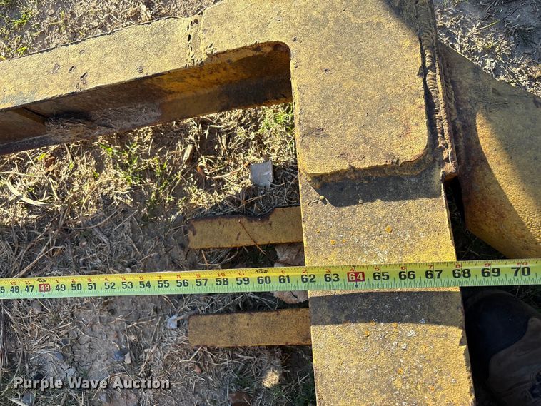 image for item FI0041 Sheepsfoot roller compactor