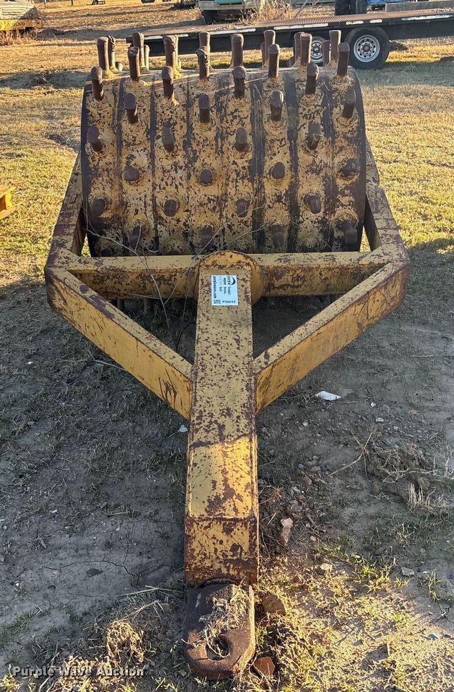 image for item FI0042 Single drum roller compactor