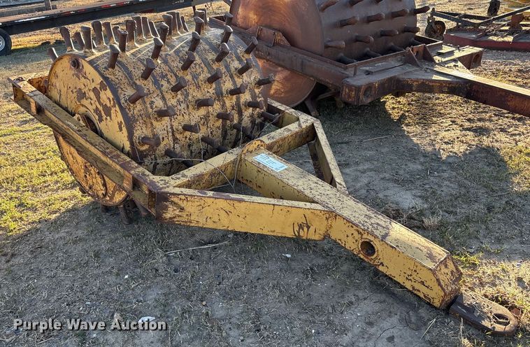 image for item FI0042 Single drum roller compactor