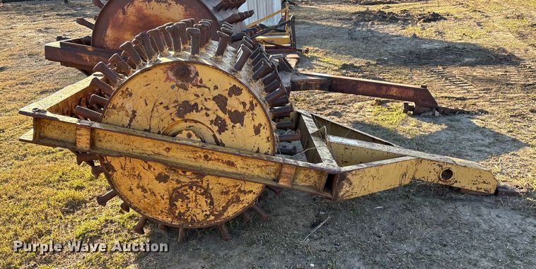 image for item FI0042 Single drum roller compactor