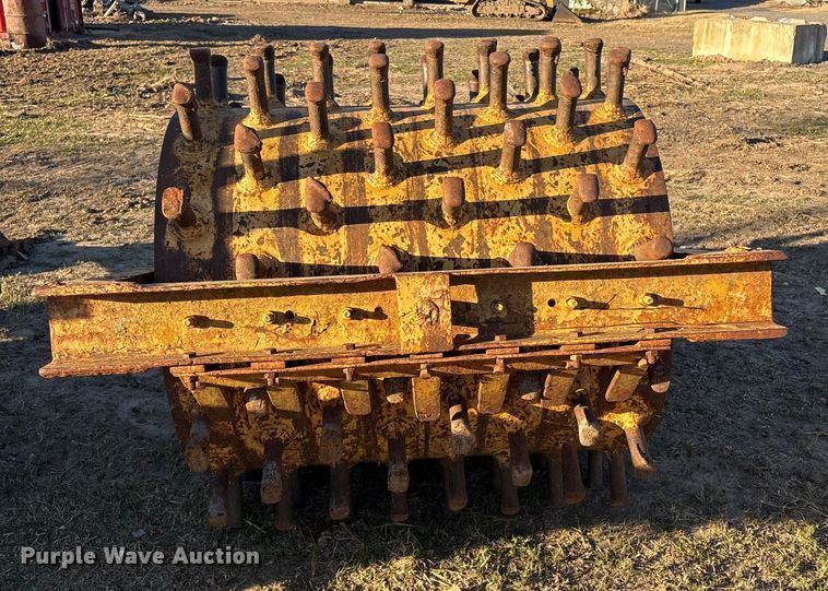 image for item FI0042 Single drum roller compactor