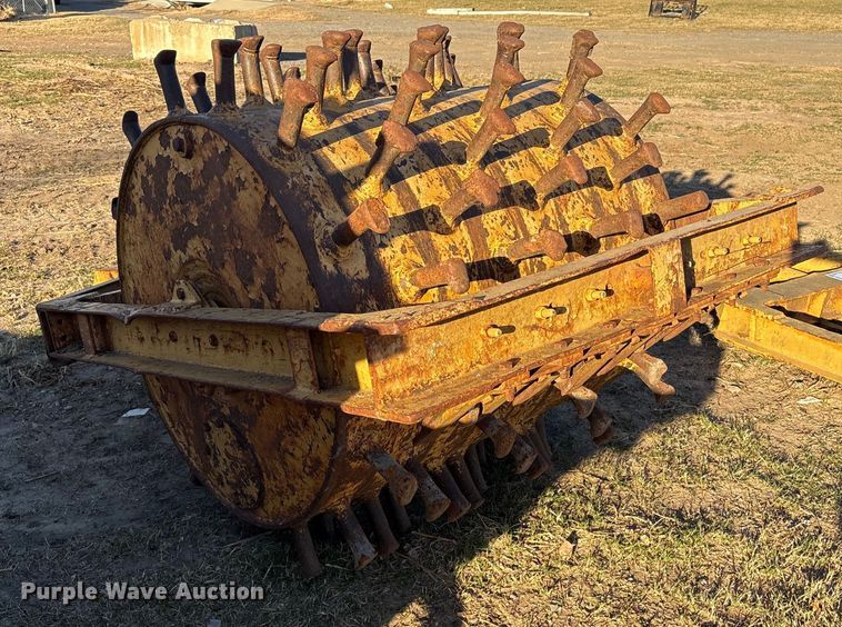 image for item FI0042 Single drum roller compactor