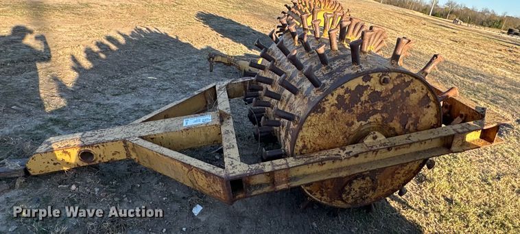 image for item FI0042 Single drum roller compactor