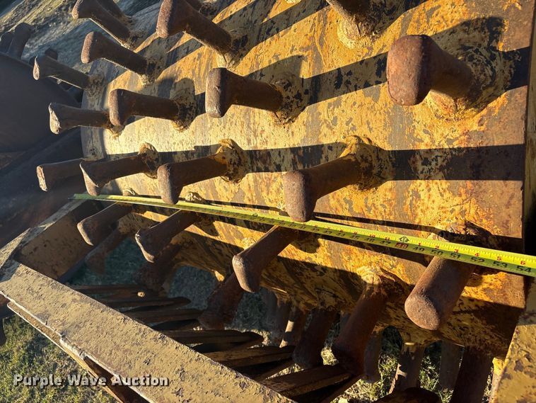 image for item FI0042 Single drum roller compactor