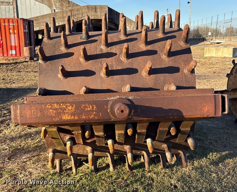 image for item FI0043 Single drum roller compactor