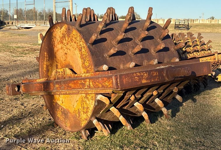 image for item FI0043 Single drum roller compactor