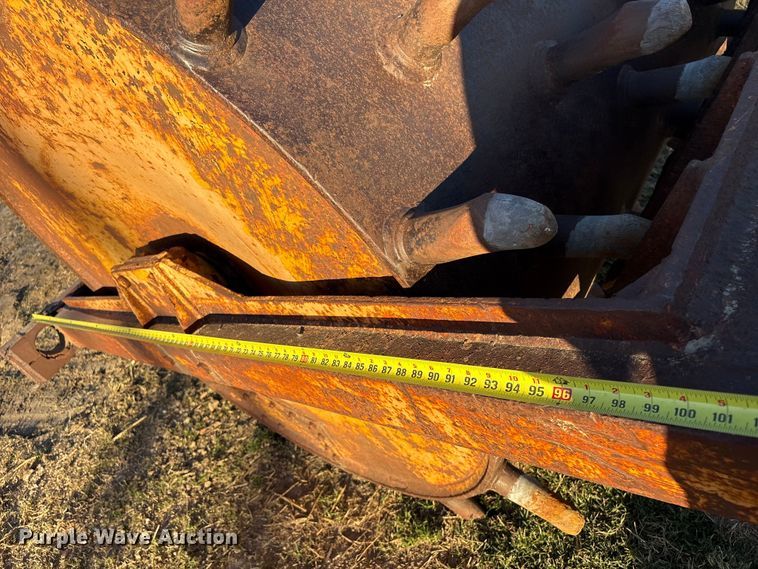 image for item FI0043 Single drum roller compactor