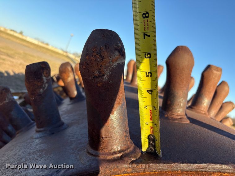 image for item FI0043 Single drum roller compactor