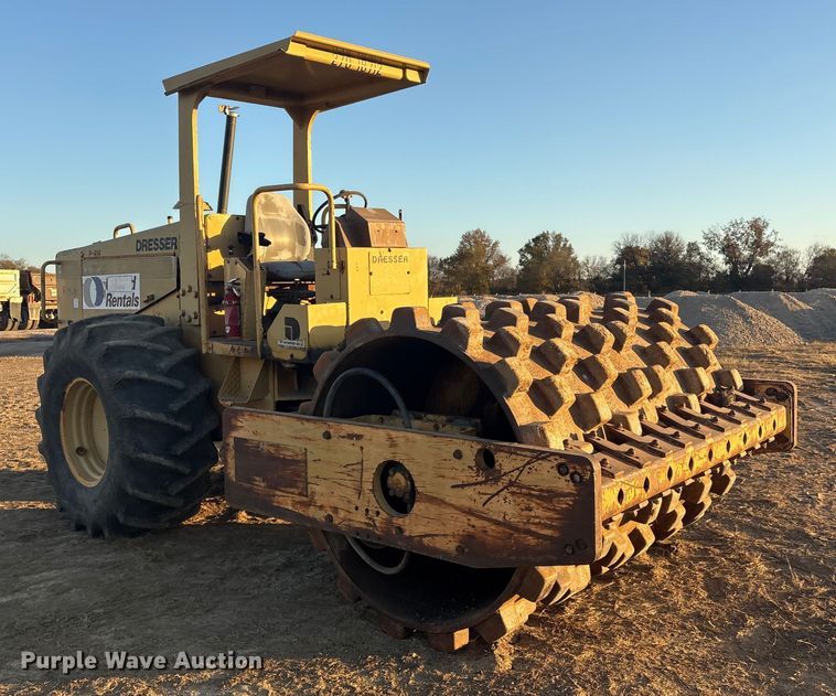 image for item FI0054 1993 Dresser PD784 single drum roller