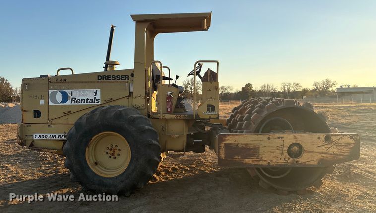 image for item FI0054 1993 Dresser PD784 single drum roller