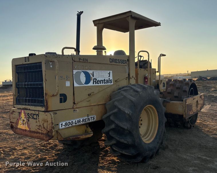 image for item FI0054 1993 Dresser PD784 single drum roller