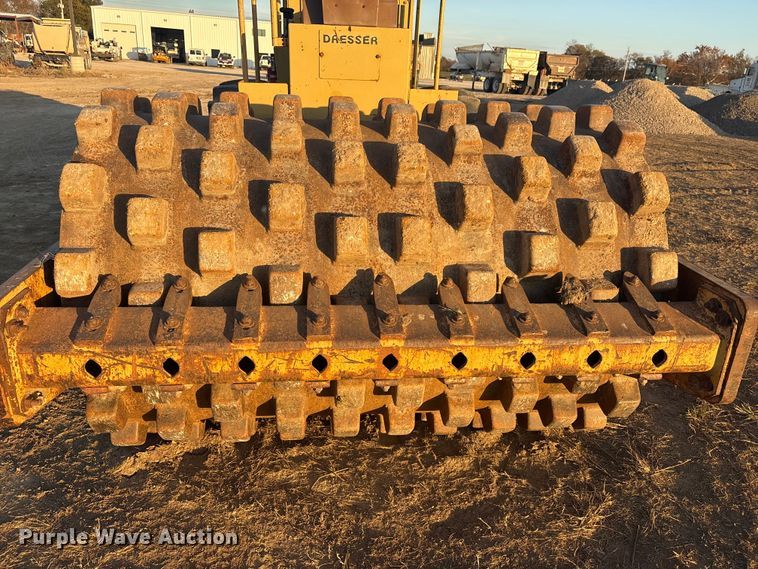 image for item FI0054 1993 Dresser PD784 single drum roller