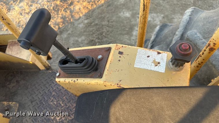 image for item FI0054 1993 Dresser PD784 single drum roller