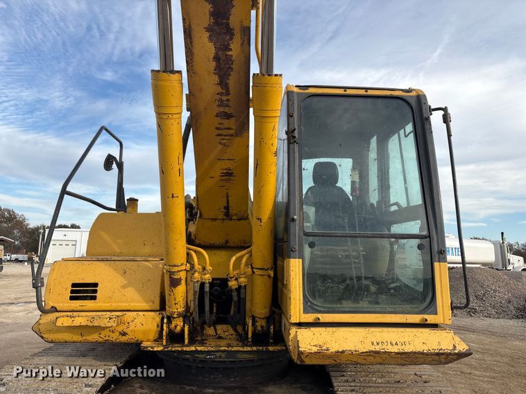 image for item FI0056 2007 Komatsu PC200LC-8 excavator