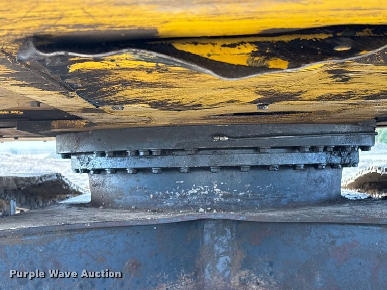 image for item FI0056 2007 Komatsu PC200LC-8 excavator