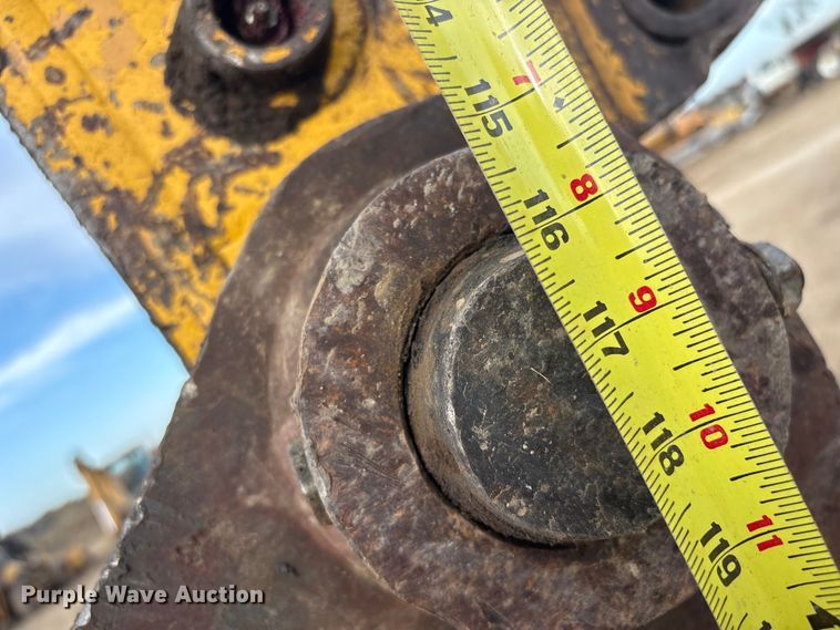 image for item FI0056 2007 Komatsu PC200LC-8 excavator