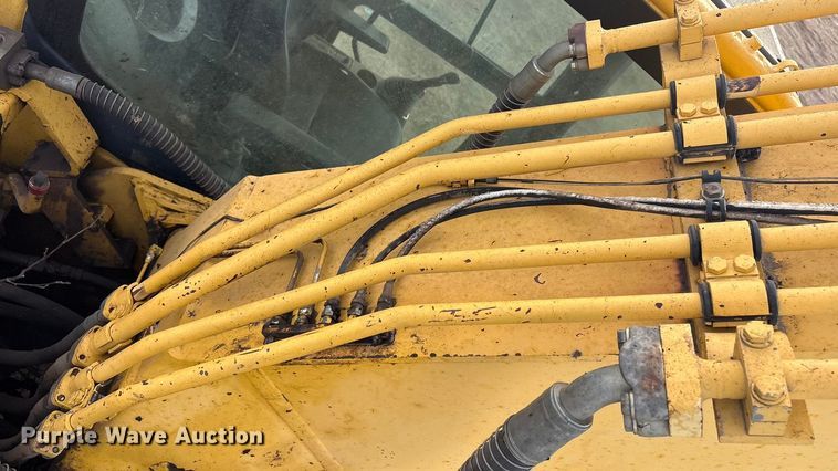 image for item FI0056 2007 Komatsu PC200LC-8 excavator