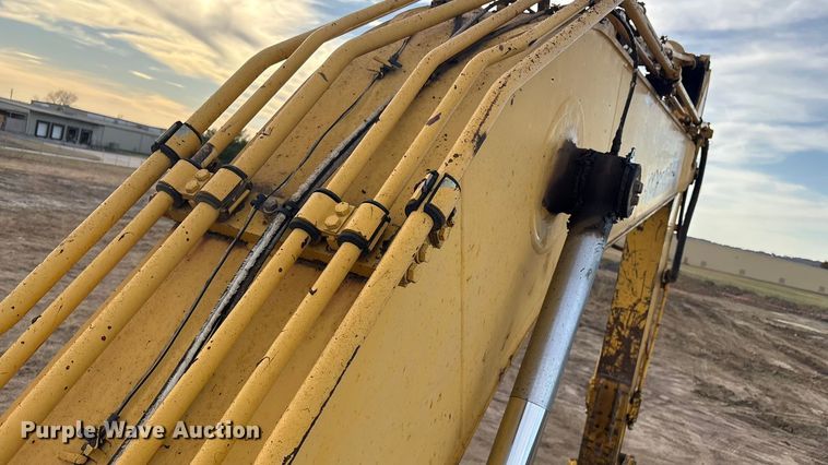 image for item FI0056 2007 Komatsu PC200LC-8 excavator