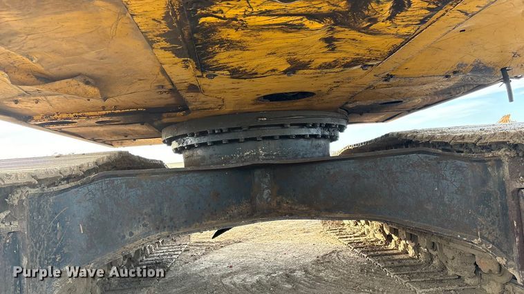 image for item FI0056 2007 Komatsu PC200LC-8 excavator