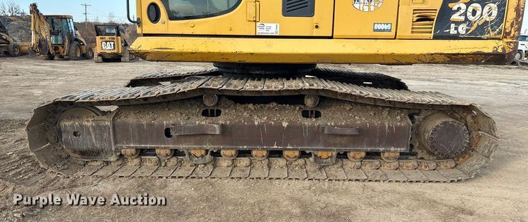 image for item FI0056 2007 Komatsu PC200LC-8 excavator