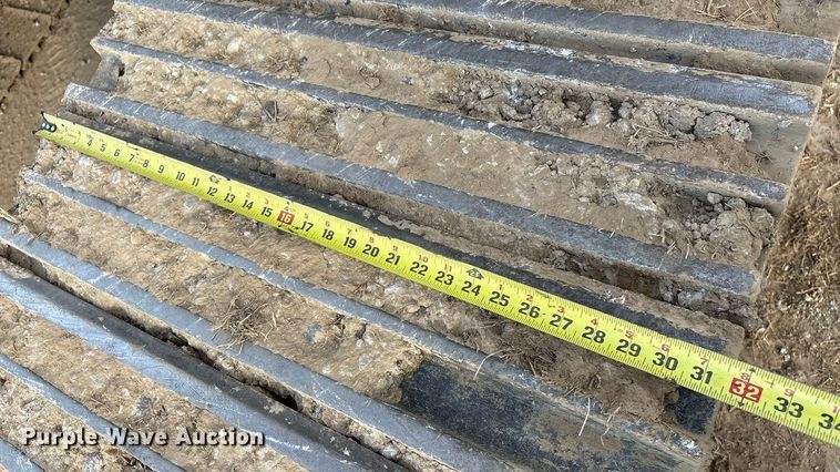 image for item FI0056 2007 Komatsu PC200LC-8 excavator