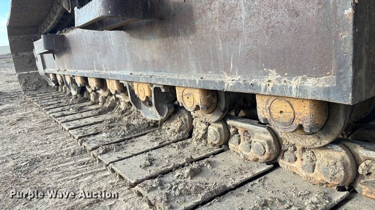 image for item FI0056 2007 Komatsu PC200LC-8 excavator