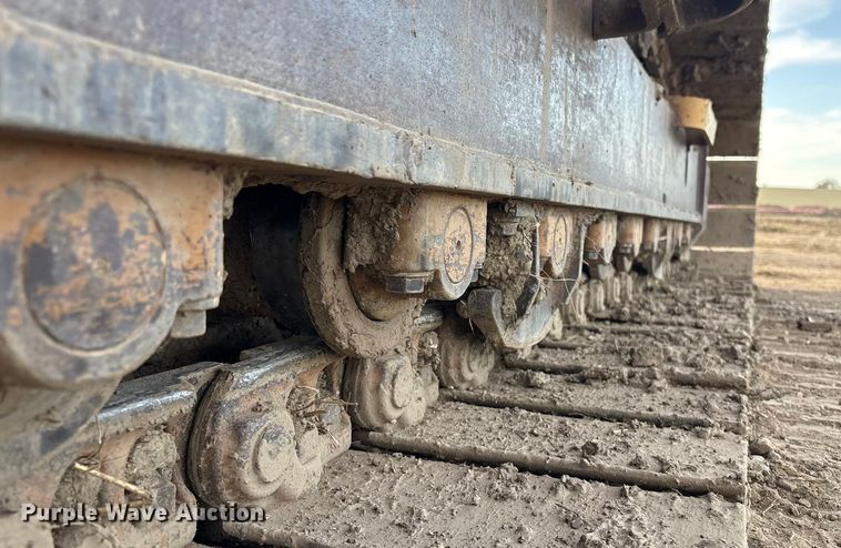 image for item FI0056 2007 Komatsu PC200LC-8 excavator