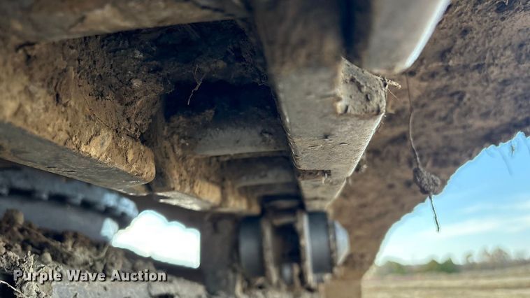 image for item FI0056 2007 Komatsu PC200LC-8 excavator