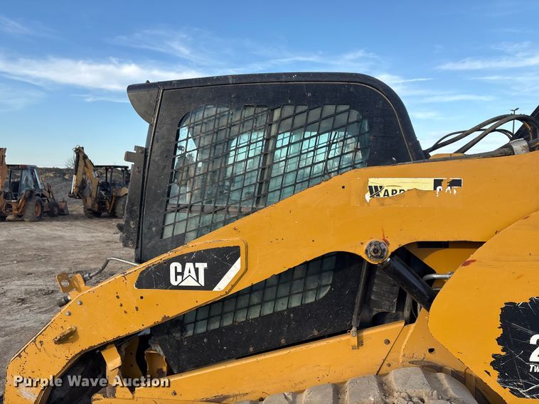 image for item FI0057 2011 Caterpillar 289C tracked skid steer loader