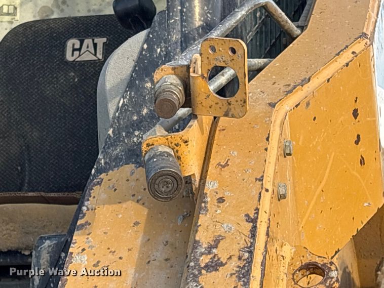 image for item FI0057 2011 Caterpillar 289C tracked skid steer loader