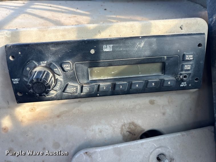 image for item FI0057 2011 Caterpillar 289C tracked skid steer loader