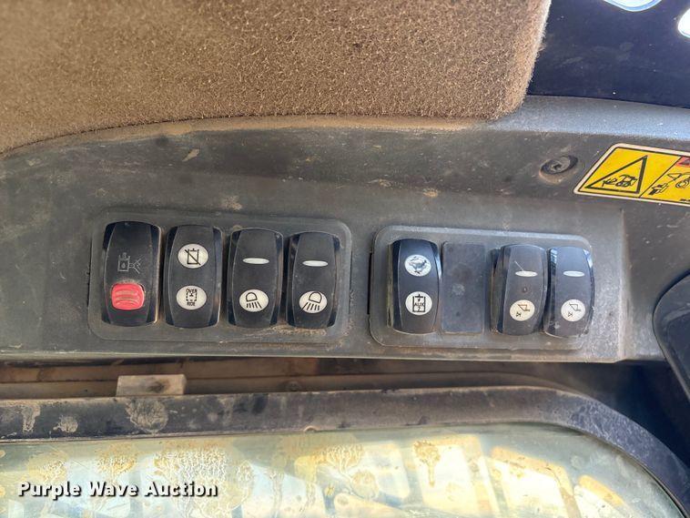 image for item FI0057 2011 Caterpillar 289C tracked skid steer loader