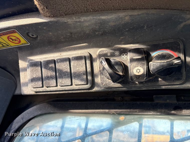 image for item FI0057 2011 Caterpillar 289C tracked skid steer loader