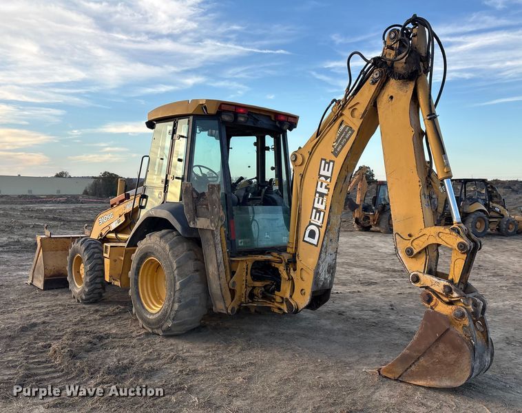 image for item FI0058 2006 John Deere 310SG backhoe