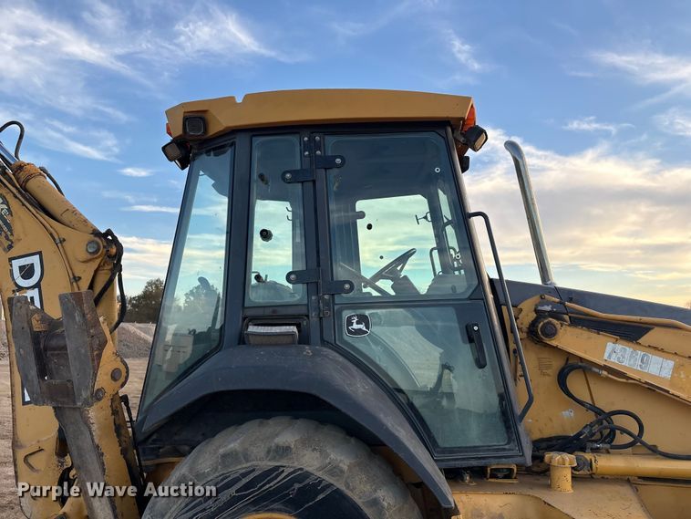 image for item FI0058 2006 John Deere 310SG backhoe