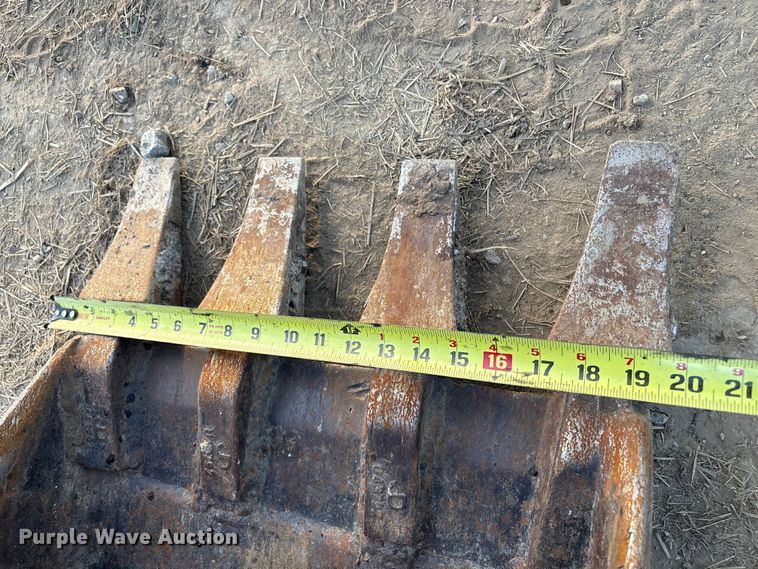 image for item FI0058 2006 John Deere 310SG backhoe