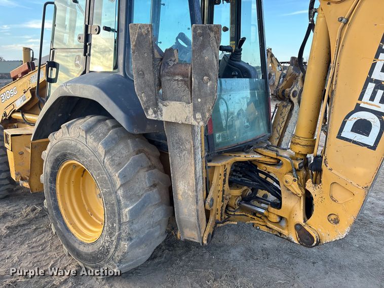image for item FI0058 2006 John Deere 310SG backhoe