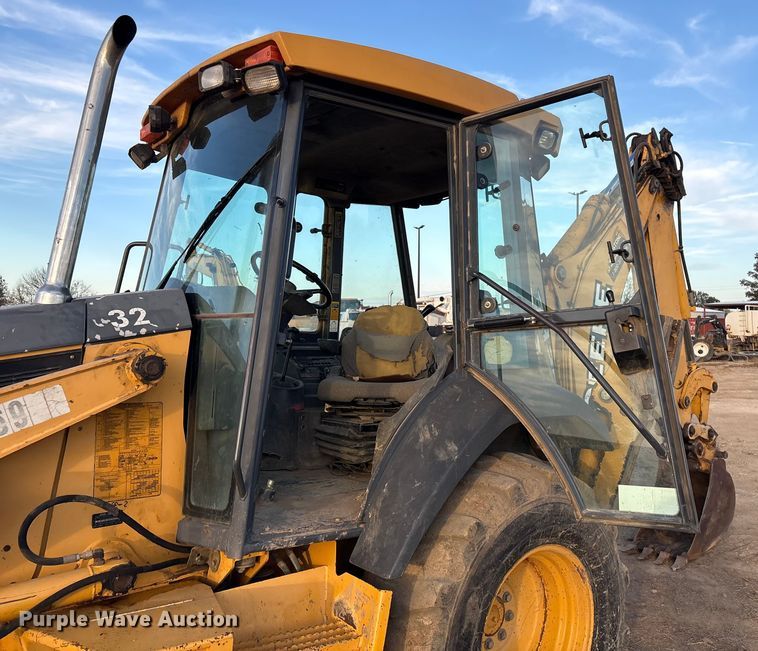 image for item FI0058 2006 John Deere 310SG backhoe