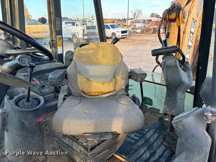 image for item FI0058 2006 John Deere 310SG backhoe