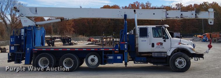 image for item FK0552 2004 International 7500 crane truck